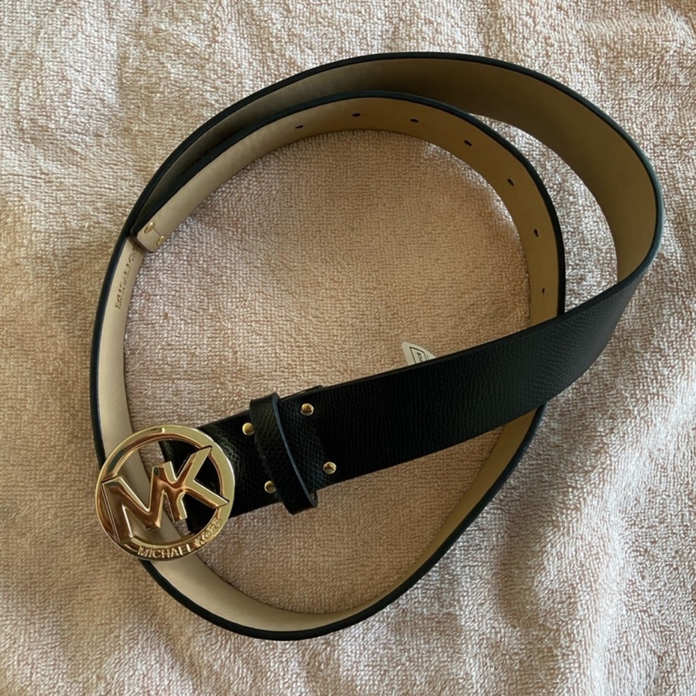 Black Michael Kors leather belt!